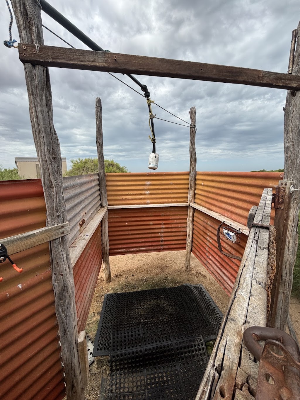 Gladstone Bay Campground | N W Coastal Hwy Turn off opposite Yaringa Station, Wooramel WA 6530, Australia | Phone: (08) 9942 5952