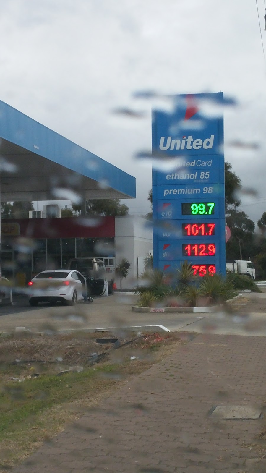 United Petroleum | gas station | 2/4 Old Sturt Hwy, Berri SA 5343, Australia | 0885823804 OR +61 8 8582 3804