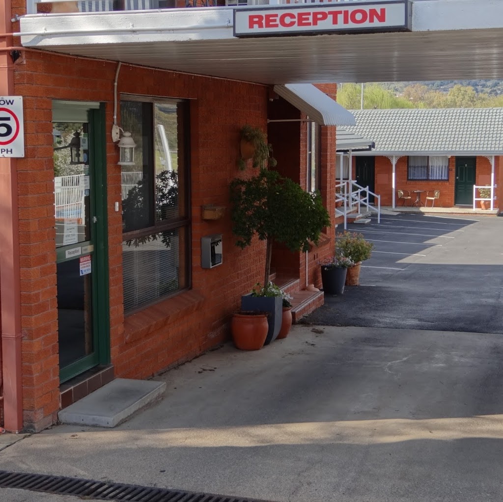 Roydons Motor Inn | lodging | 110B Church St, West Tamworth NSW 2340, Australia | 0267657355 OR +61 2 6765 7355