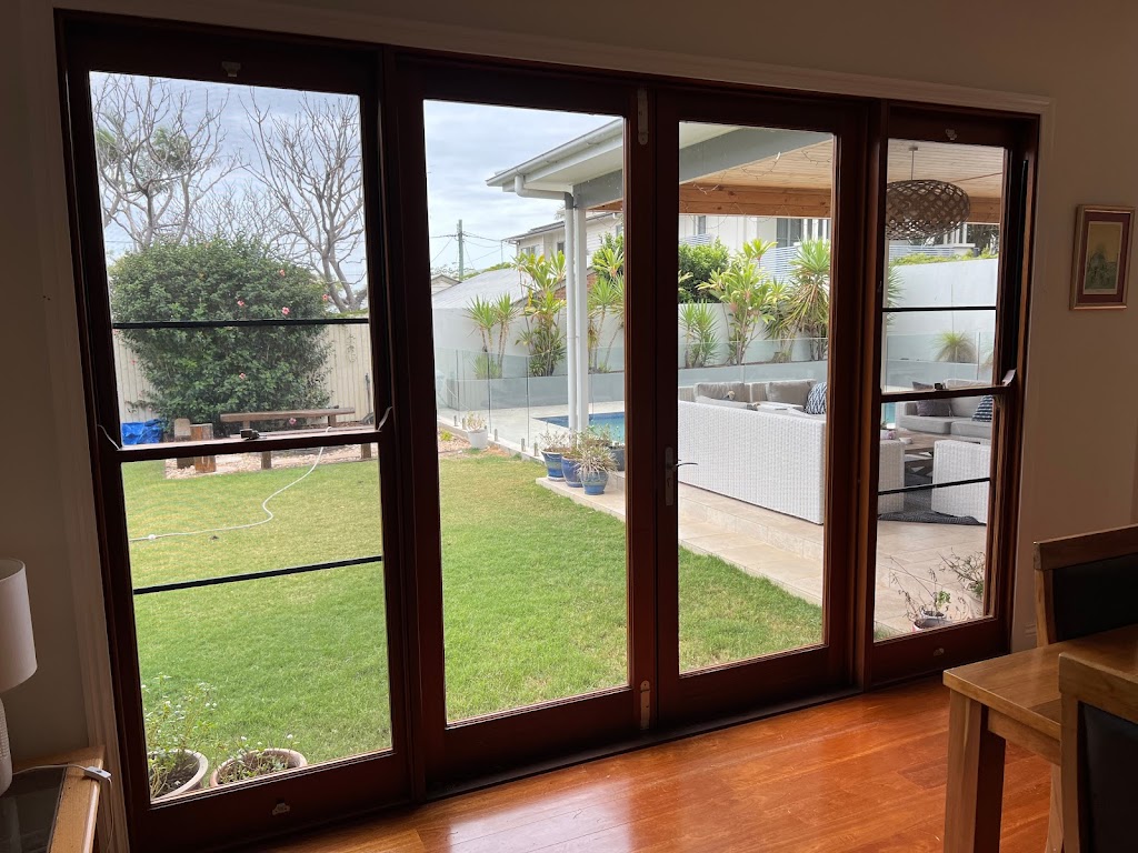 Express Tinting Metro West | 27 Vineyard Dr, Mount Cotton QLD 4165, Australia | Phone: 0499 988 530