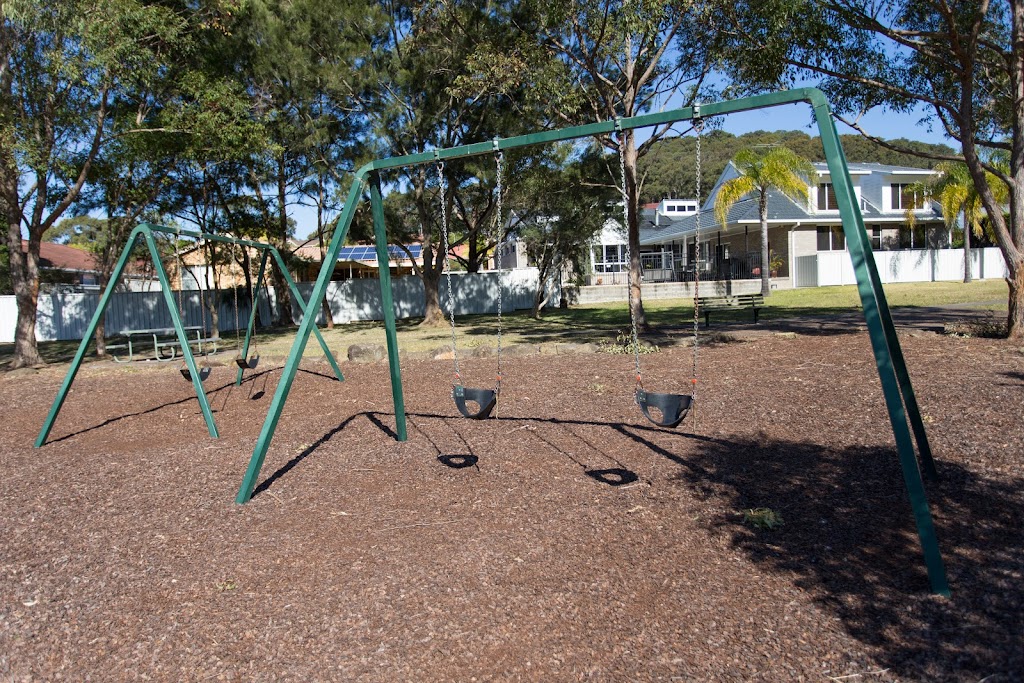 Silky Oak Park Playground |  | 36 Silky Oak Dr, Caves Beach NSW 2281, Australia | 0249210333 OR +61 2 4921 0333