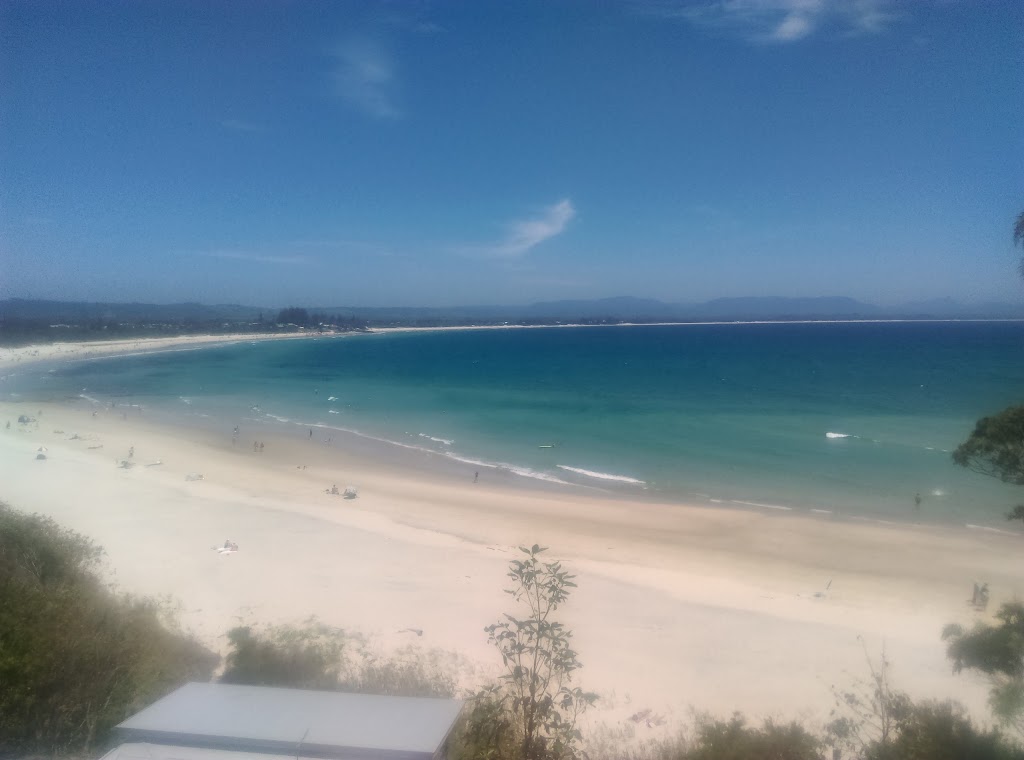 Bay Beach House | 162 Lighthouse Rd, Byron Bay NSW 2481, Australia | Phone: (02) 6685 6090