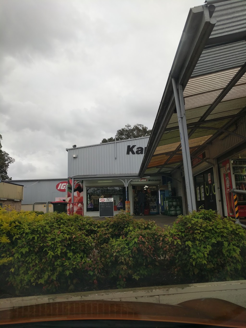 IGA X-press | Wallarah Rd & Walker Avenue, Kanwal NSW 2259, Australia | Phone: (02) 4392 4522