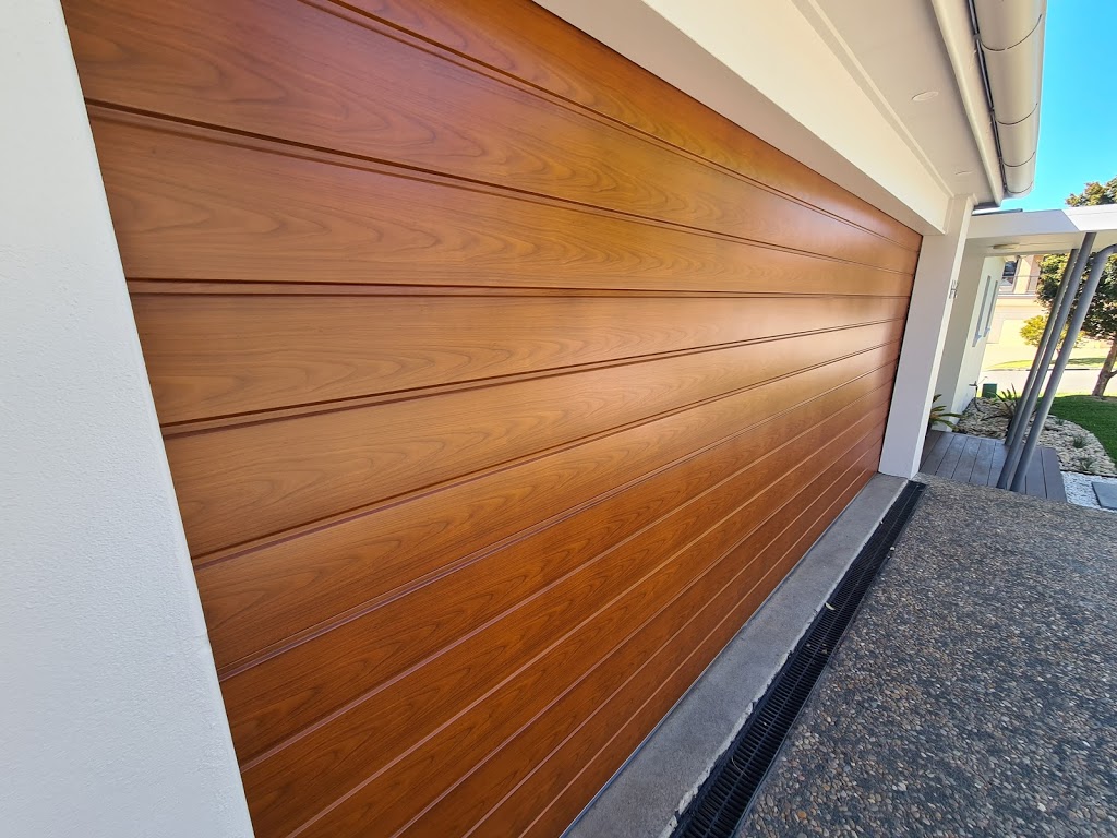 Shannon Davis Garage Doors |  | 43 Elouera Cres, Kanahooka NSW 2530, Australia | 0414422983 OR +61 414 422 983