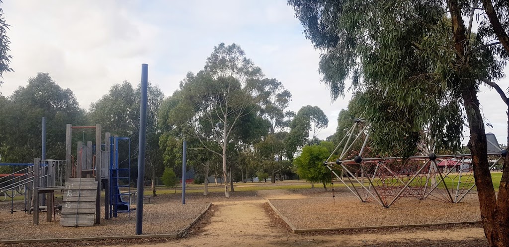 Robert Barret Reserve | park | 137 Rosamond Rd, Maribyrnong VIC 3032, Australia