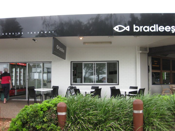 Bradlees Beachside Takeaway | 2/53 Esplanade, Bargara QLD 4670, Australia | Phone: (07) 4159 2183