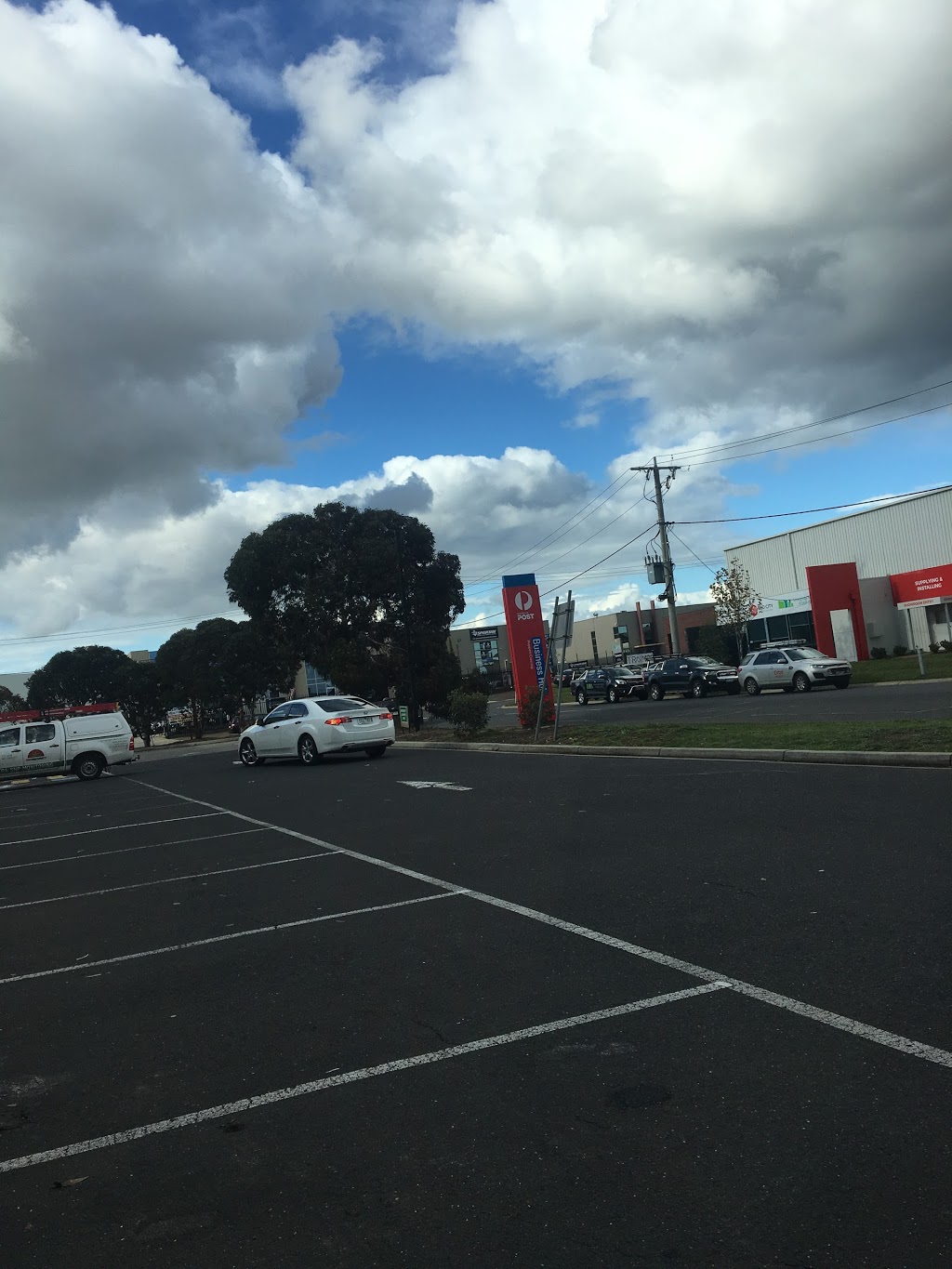 Australia Post - Hoppers Crossing Business Hub | post office | 2-6 Lentini St, Hoppers Crossing VIC 3029, Australia | 131318 OR +61 131318