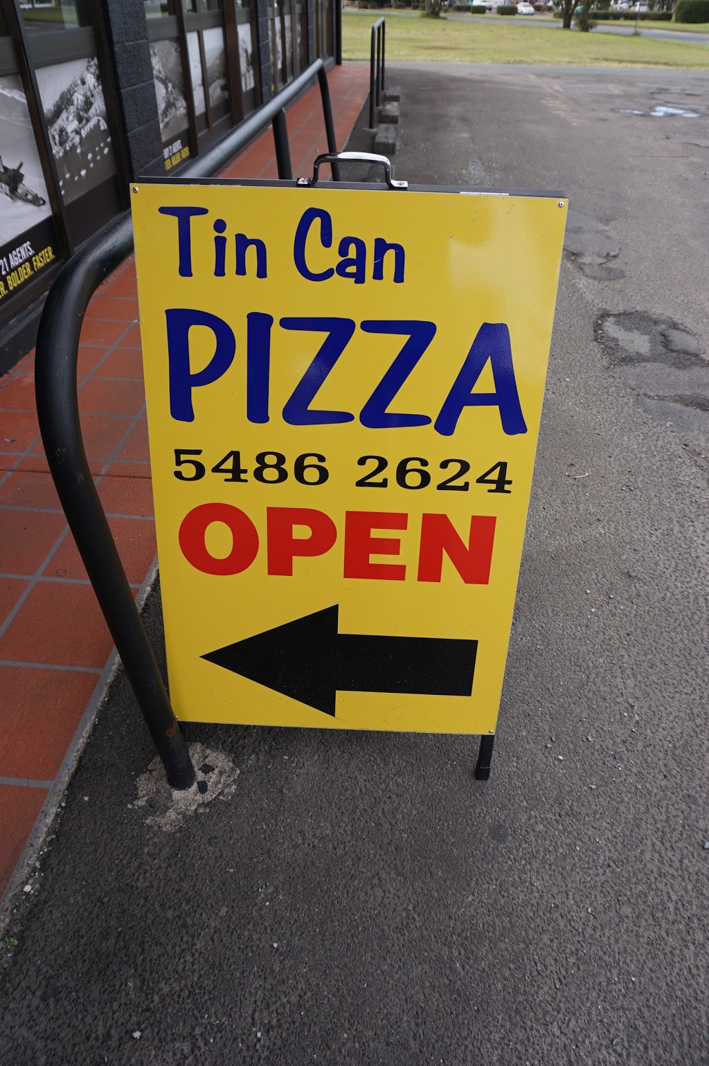 Tin Can Pizza | meal takeaway | Dolphin shopping centre Dolphin Avenue, Tin Can Bay QLD 4580, Australia | 0754862624 OR +61 7 5486 2624