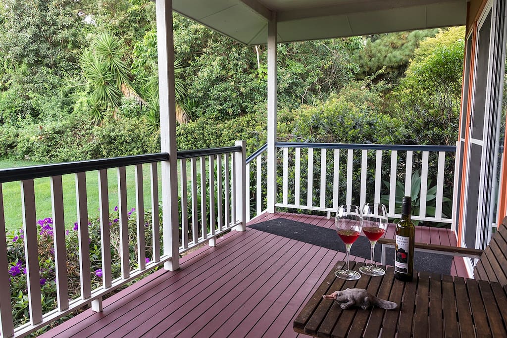 2 Pines Maleny Accommodation | 2 Pines, 12 Grandview Road, Balmoral Ridge, Maleny QLD 4552, Australia | Phone: 0481 151 118