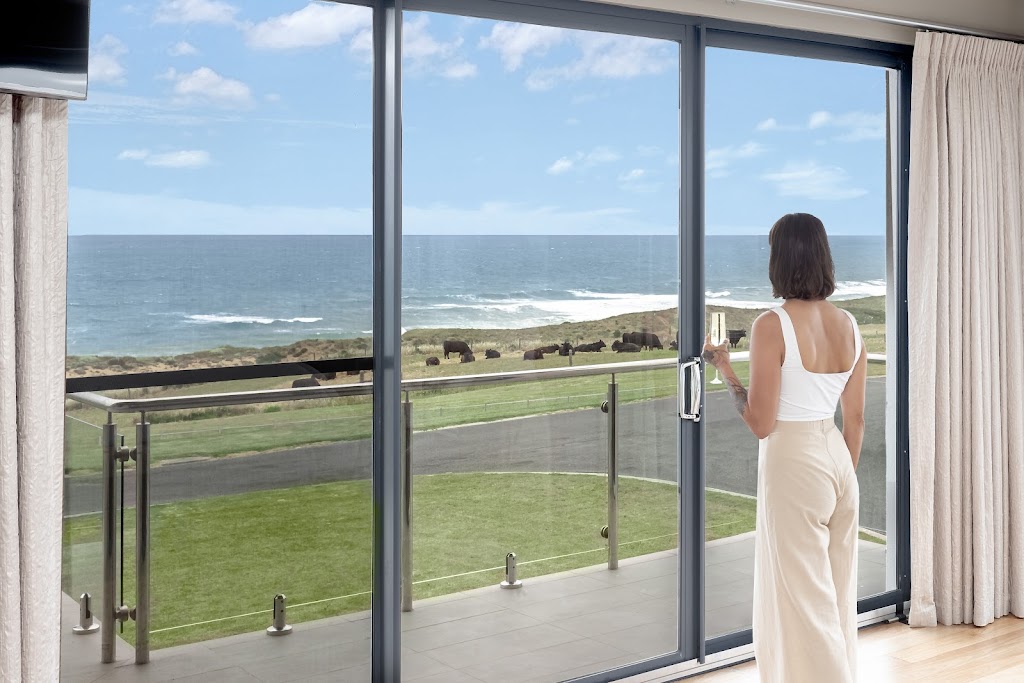 House by the Sea | 328 Hopkins Pnt Rd, Warrnambool VIC 3280, Australia | Phone: 0429 180 667