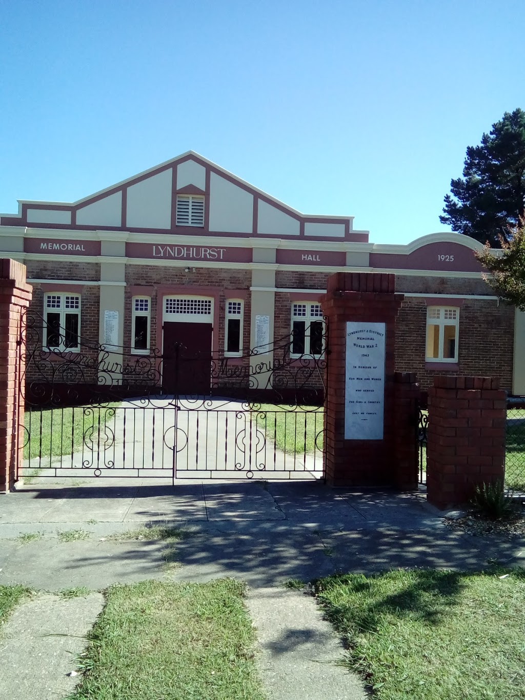 Lyndhurst Soldiers Memorial Hall |  | 8 Russart St, Lyndhurst NSW 2797, Australia | 0263682104 OR +61 2 6368 2104