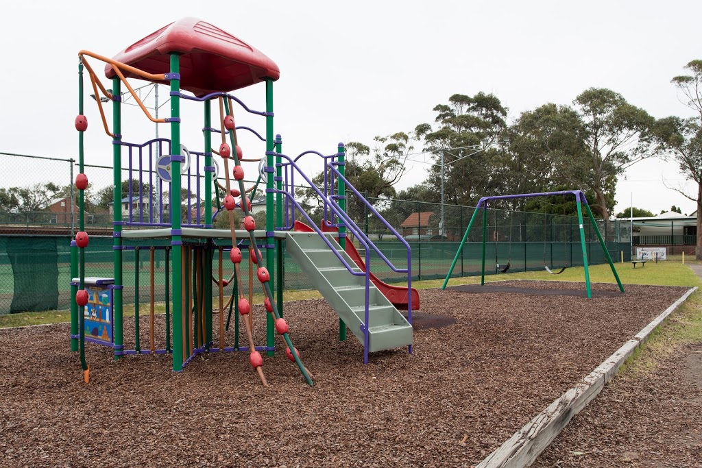 Bicentennial Park Playground | 44 Cowlishaw St, Redhead NSW 2290, Australia | Phone: (02) 4921 0333