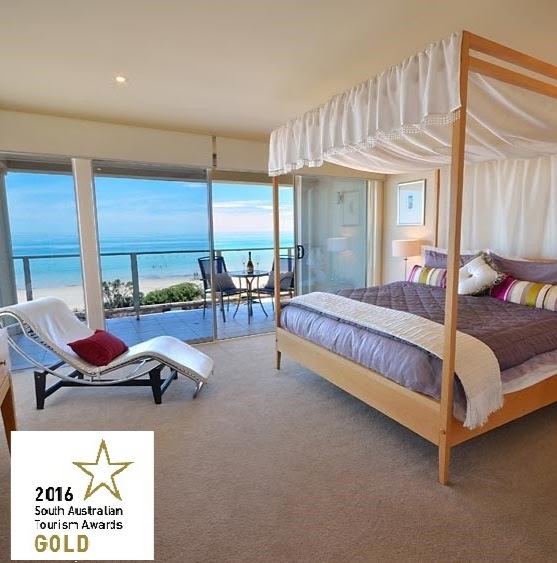 Adelaide Luxury Beach House | 163 Esplanade, Henley Beach SA 5022, Australia | Phone: 0418 675 339