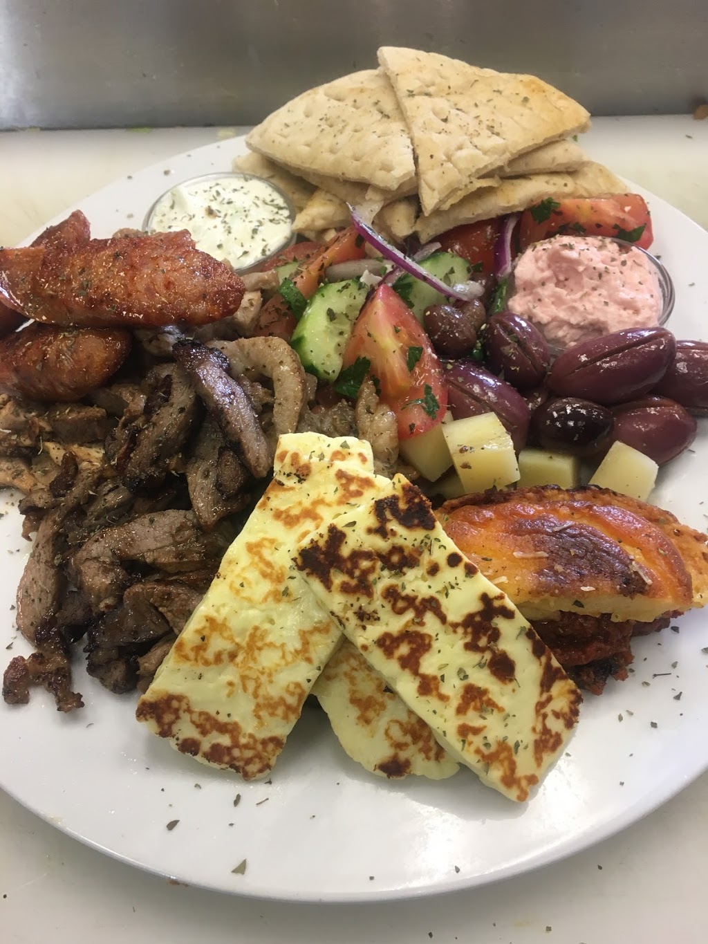 Georgio’s Mediterranean | cafe | Shop 29/832 Lower North East Rd, Dernancourt SA 5075, Australia | 0872256122 OR +61 8 7225 6122