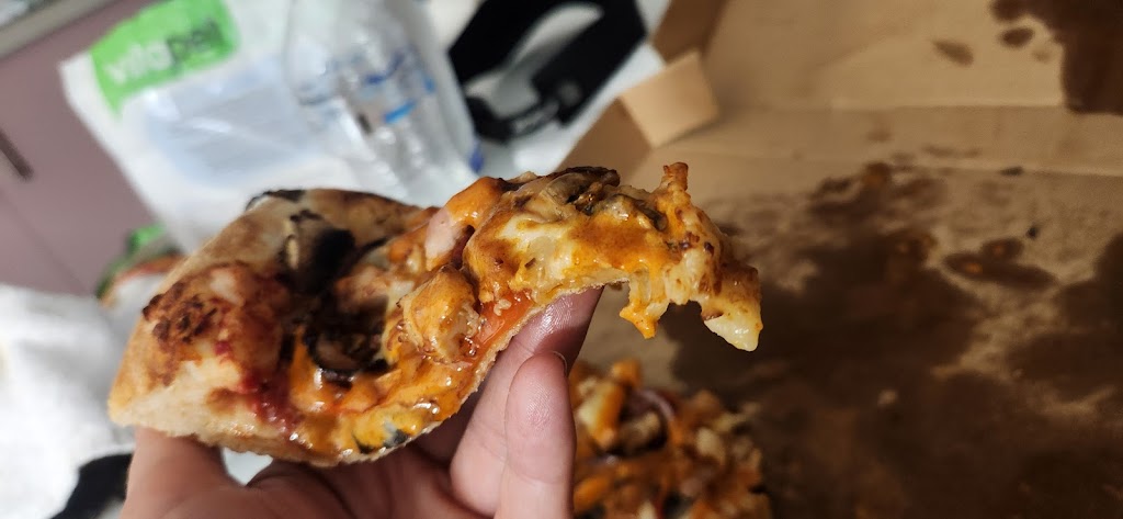 Elukas Pizza | 1613 Ocean Dr, Lake Cathie NSW 2445, Australia | Phone: (02) 6585 5566