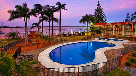 Country Comfort Waters Edge Port Macquarie | 1 Buller St, Port Macquarie NSW 2444, Australia | Phone: (02) 6583 2955