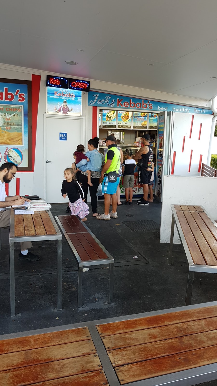 Jack’s Kebabs | restaurant | 170 Old Pacific Hwy, Oxenford QLD 4210, Australia | 0421390144 OR +61 421 390 144