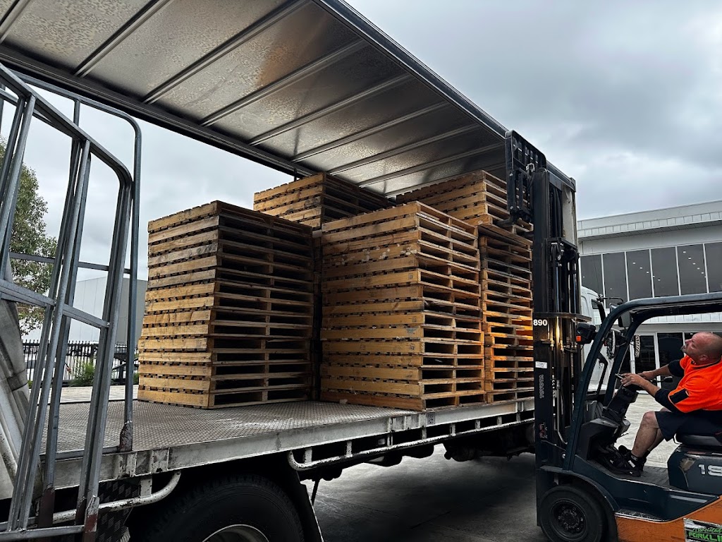 Pallets World Australia | 12 Paraweena Dr, Truganina VIC 3029, Australia | Phone: (03) 8353 2434