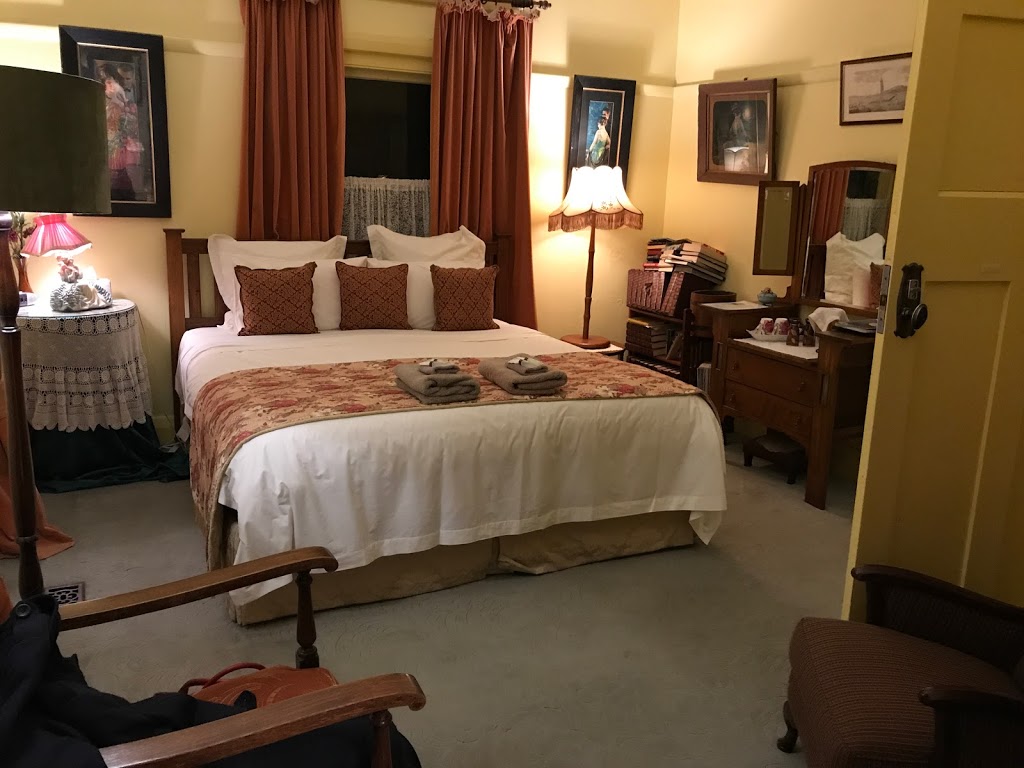 Radio Springs Hotel Bed & Breakfast | lodging | 1 High St, Lyonville VIC 3461, Australia | 0353485562 OR +61 3 5348 5562