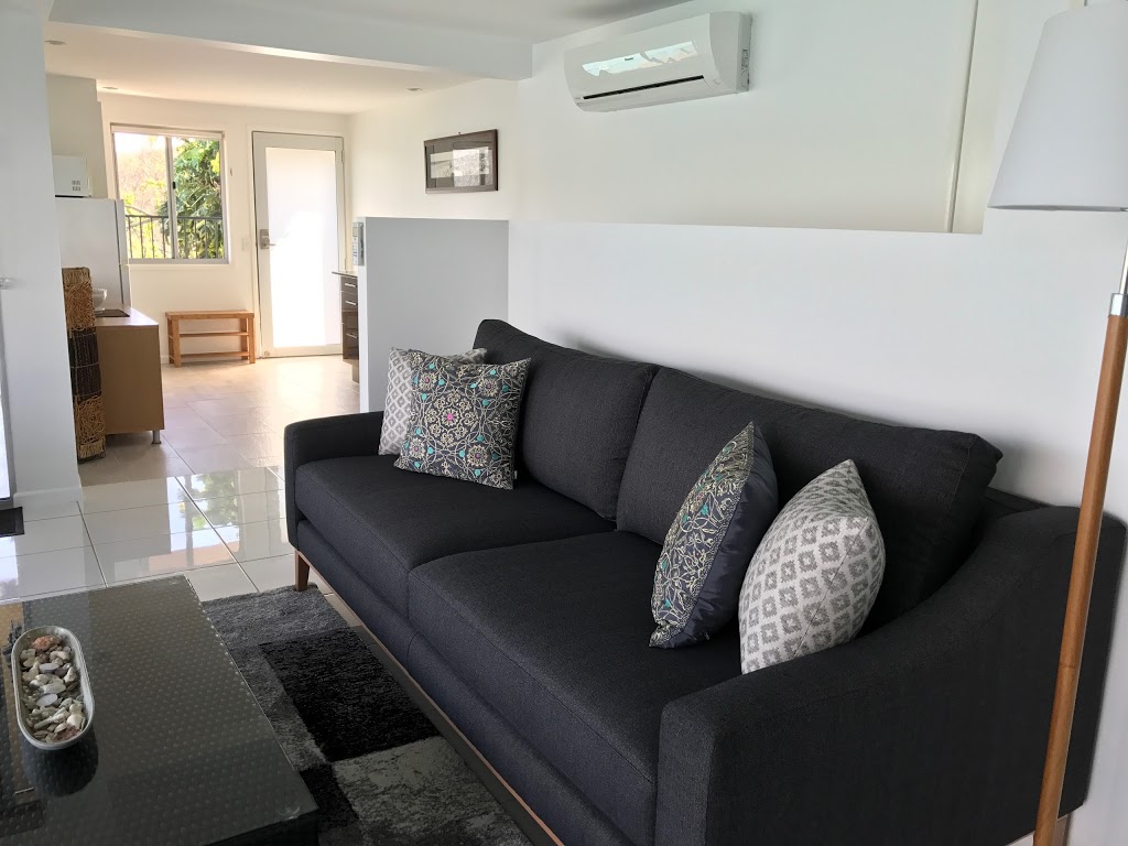 The Point Whitsundays | lodging | 29 Warrain St, Shute Harbour QLD 4802, Australia | 0419922426 OR +61 419 922 426