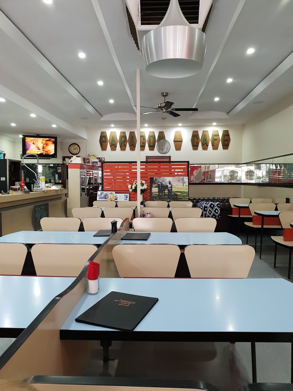 Paragon Cafe | cafe | 132 Main St, West Wyalong NSW 2671, Australia | 0269722187 OR +61 2 6972 2187