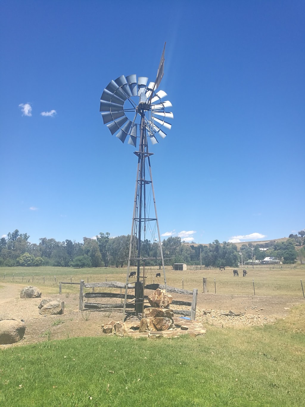 Jugiong Playground and Swimming Pool | gym | 319 Riverside Dr, Jugiong NSW 2726, Australia | 0269454209 OR +61 2 6945 4209