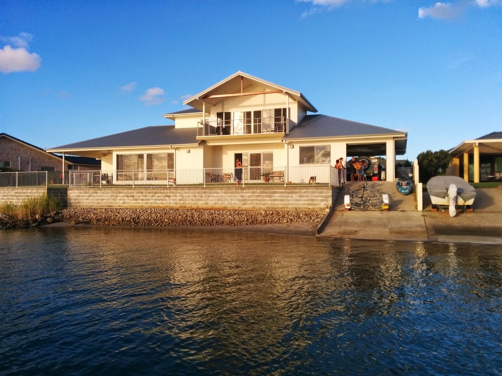 Jeffery River Retreat | lodging | 103 Witonga Dr, Yamba NSW 2464, Australia | 0266462321 OR +61 2 6646 2321