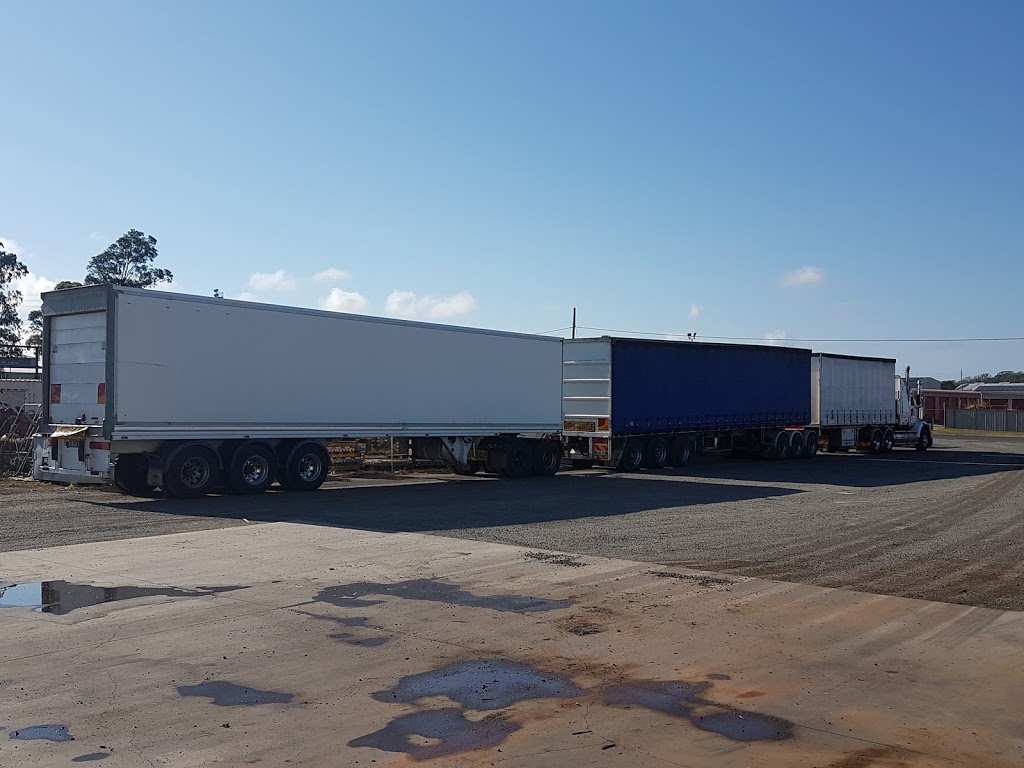 Wards Transport - Toowoomba | moving company | Shed 4/8 Carrington Rd, Torrington QLD 4350, Australia | 0746590111 OR +61 7 4659 0111
