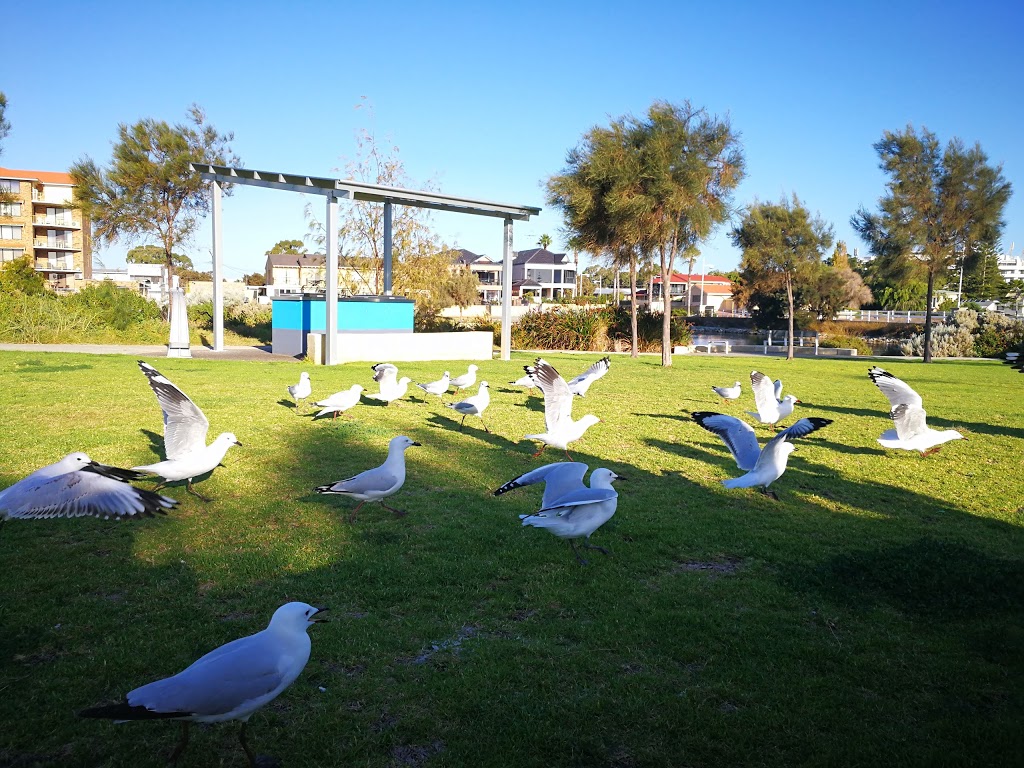 Dolphin Quay Car Park | 16 Dolphin Dr, Mandurah WA 6210, Australia