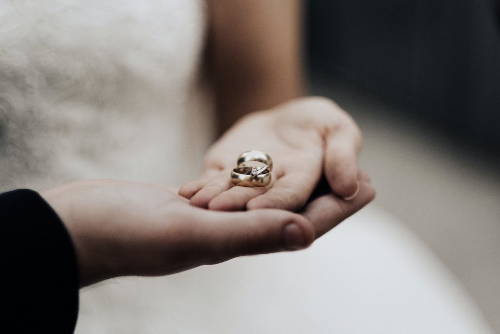 Ann Kelly Marriage Celebrant Orange | 15 Cooinda Ave, Orange NSW 2800, Australia | Phone: 0447 021 651