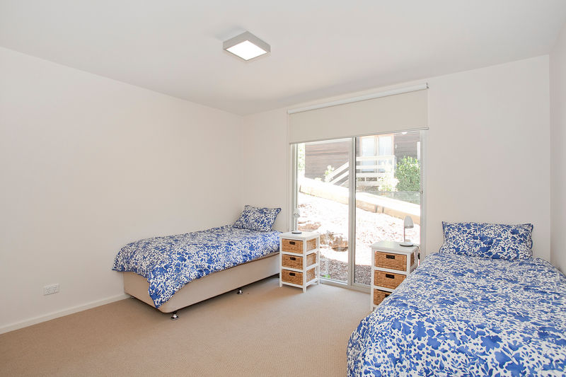 STIRLING VIEW Holiday Home Lorne | 34A Charles St, Lorne VIC 3232, Australia | Phone: (03) 5289 4233