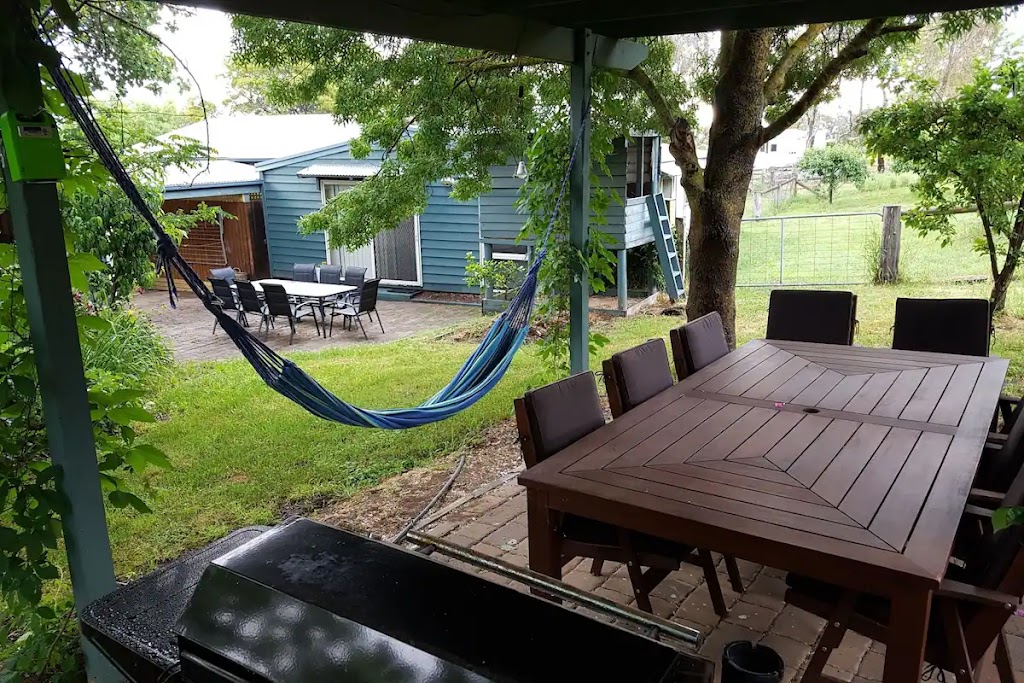 Mansfield Cottage and Studio | 65 Mt Battery Rd, Mansfield VIC 3722, Australia | Phone: 0419 307 509