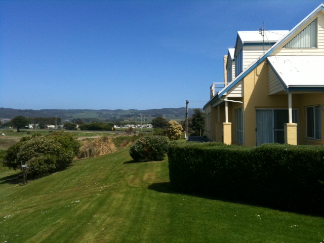 Apollo Bay Guest House | 4 Great Ocean Rd, Apollo Bay VIC 3233, Australia | Phone: 0403 378 520