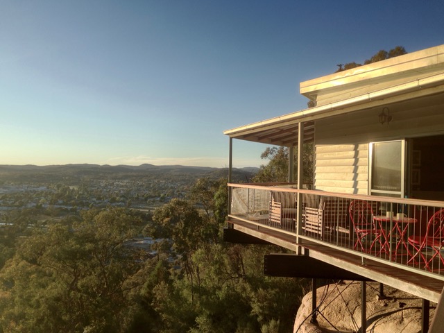 Eagles Nest Stanthorpe | lodging | 26172 New England Hwy, Stanthorpe QLD 4380, Australia | 0746813311 OR +61 7 4681 3311