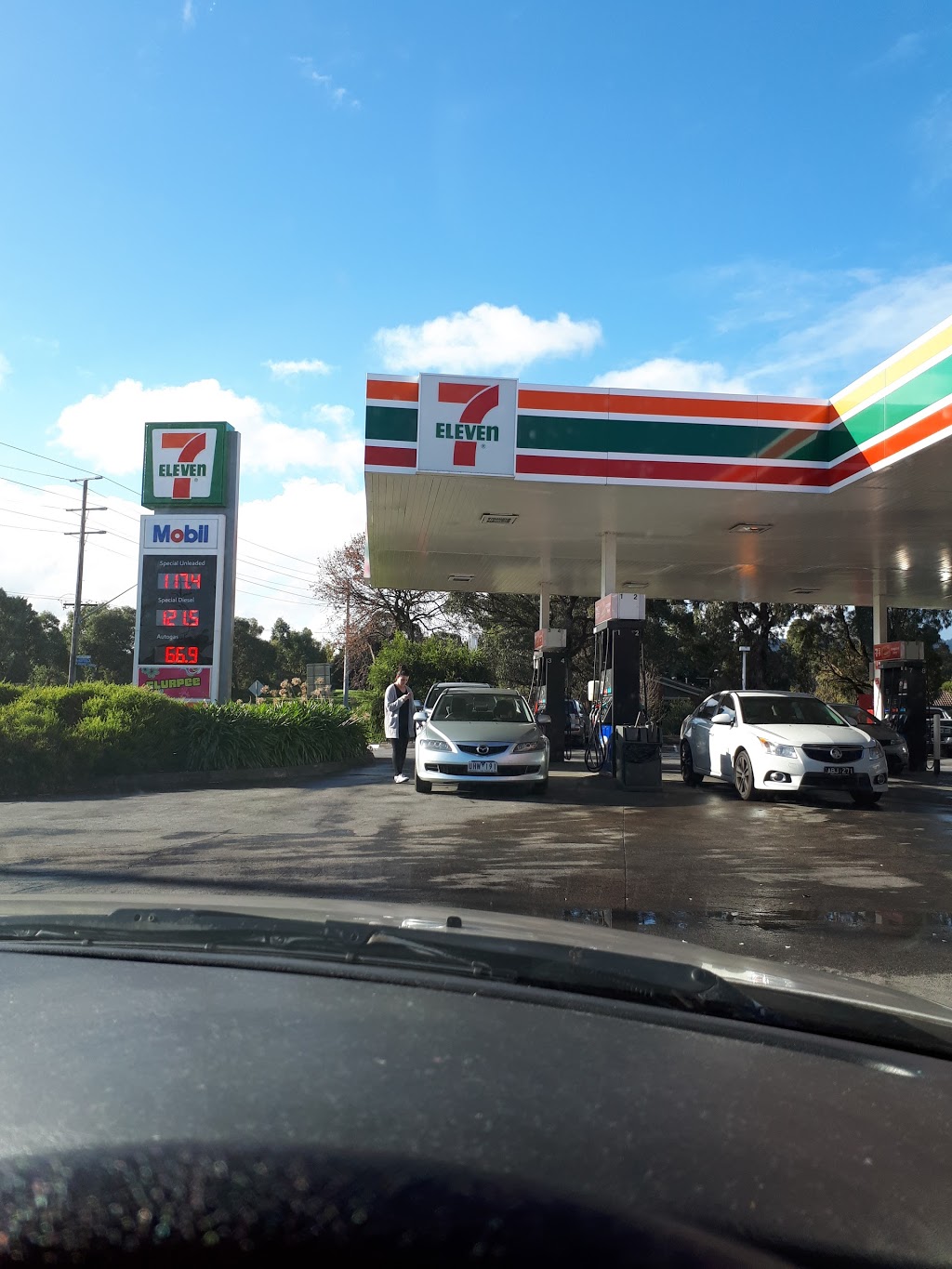 7-Eleven Ferntree Gully | 510 Napoleon Rd &, Lakesfield Dr, Ferntree Gully VIC 3156, Australia | Phone: (03) 9753 9438