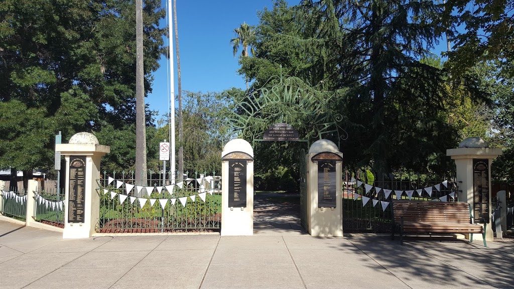 Yackandandah War Memorial Swimming Pool |  | William St, Yackandandah VIC 3749, Australia | 0260271646 OR +61 2 6027 1646