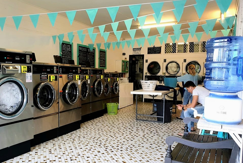Koala Park Laundromat | laundry | Shop C/17 Ikkina Rd, Burleigh Heads QLD 4220, Australia | 0400211622 OR +61 400 211 622