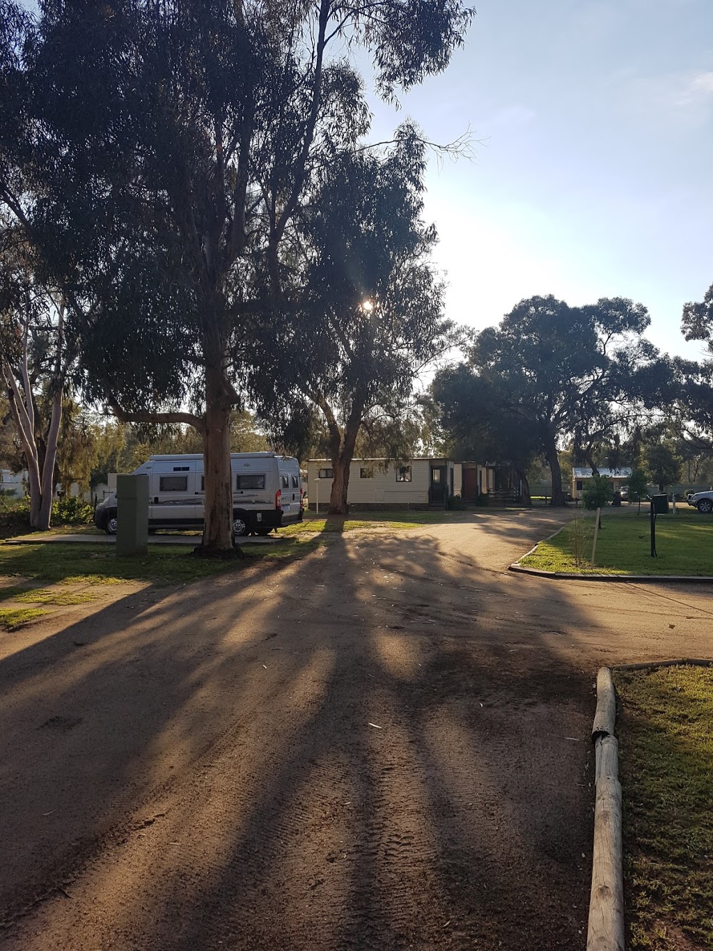 Hay Caravan Park | rv park | Sturt Hwy & Boon St, Hay South NSW 2711, Australia | 0269931415 OR +61 2 6993 1415