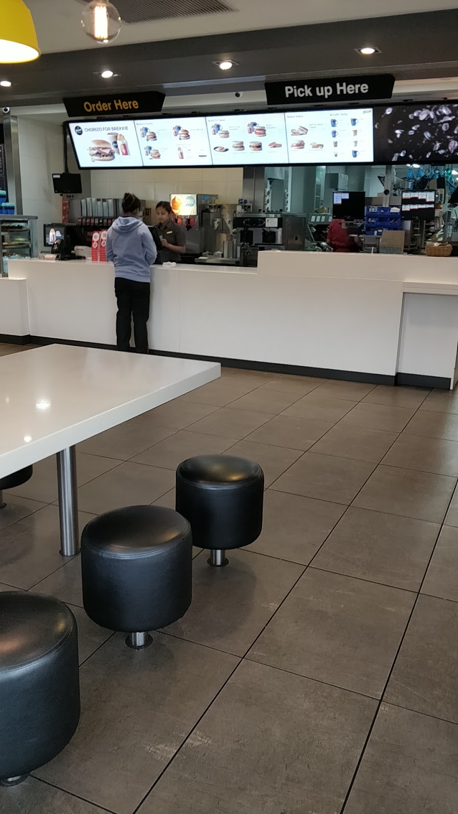 McDonalds General Holmes Drive | cafe | 1A Butler Road, Mascot NSW 2020, Australia | 0297009457 OR +61 2 9700 9457