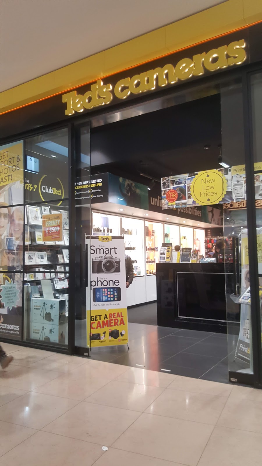Teds Cameras Chadstone | electronics store | 1341 Dandenong Rd, Chadstone VIC 3148, Australia | 0395687800 OR +61 3 9568 7800