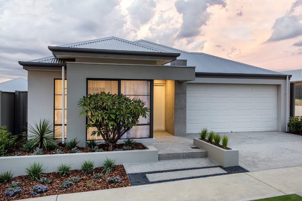 Garage Door Pro | 53 Cavendish Rd, Duroby NSW 2486, Australia | Phone: 0400 403 323