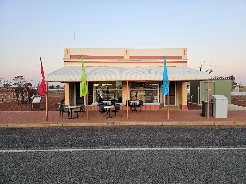 Lauries Cafe | 53 Shenton St, Menzies WA 6436, Australia | Phone: 0482 686 876