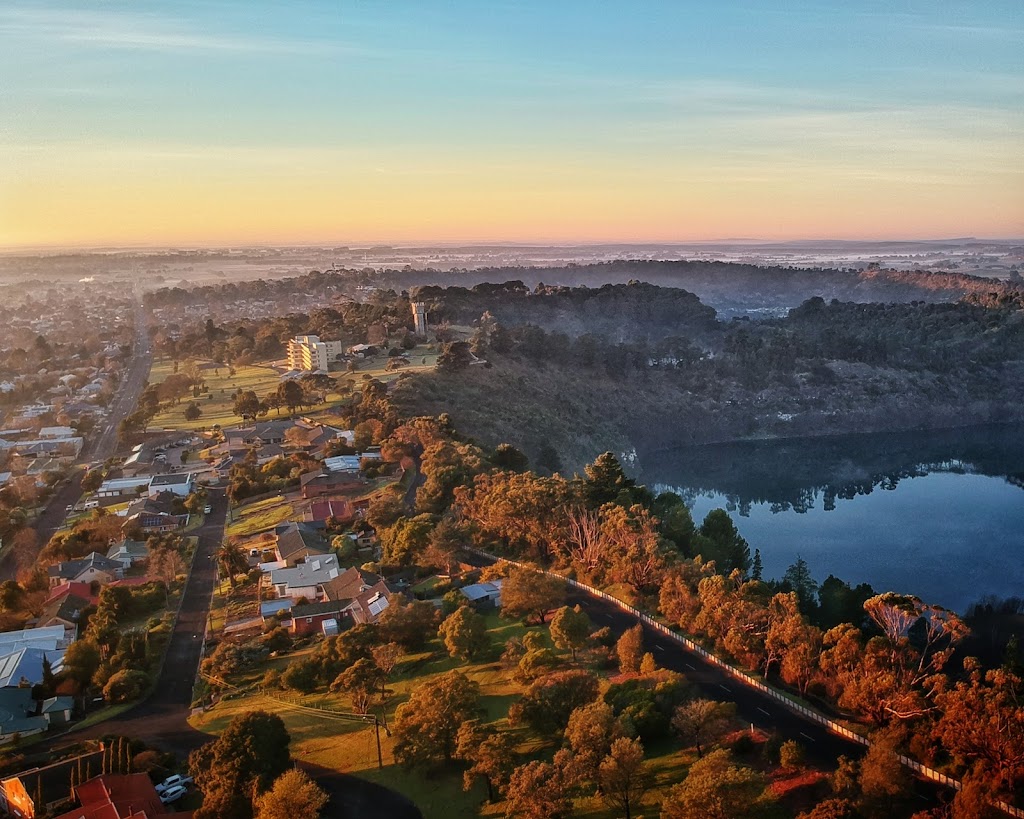 Potters Point Lookout | tourist attraction | Hay Dr, Mount Gambier SA 5290, Australia | 0887212555 OR +61 8 8721 2555