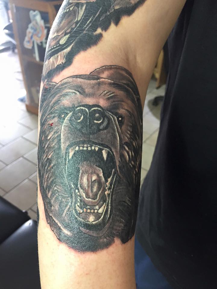 Deepndark Knives and Tattoos | 10/56 Langford Ave, Langford WA 6147, Australia | Phone: 0422 276 829