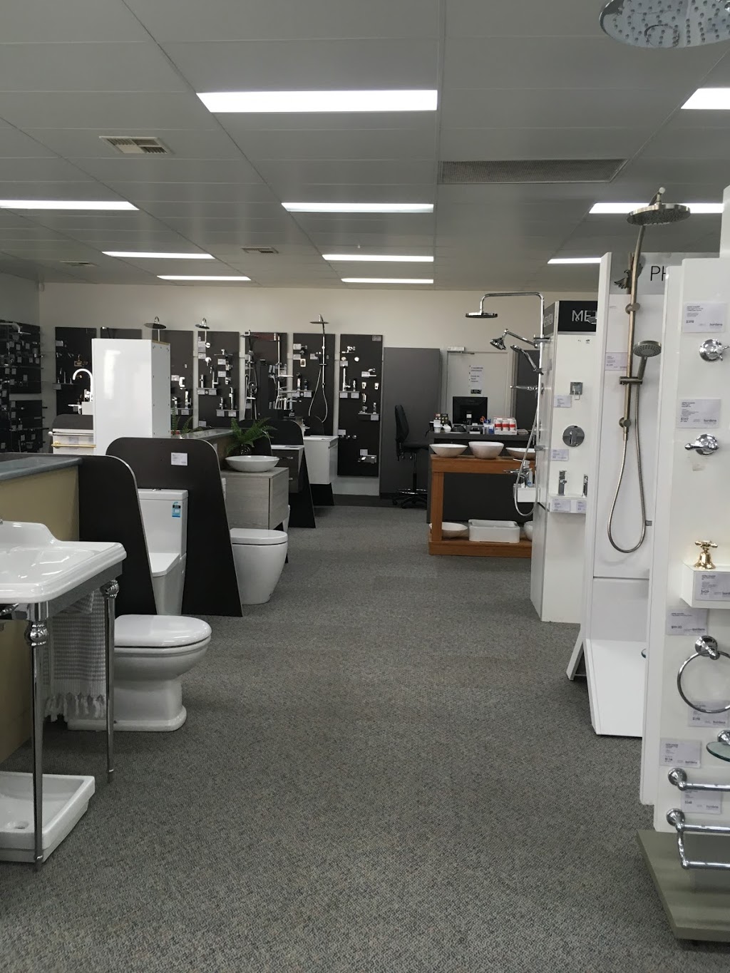 Burdens Bathrooms Braeside | home goods store | 407 Lower Dandenong Rd, Dingley Village VIC 3195, Australia | 0392622111 OR +61 3 9262 2111
