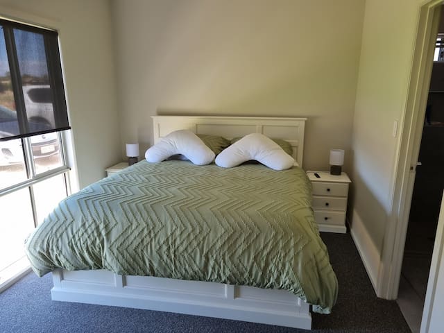 Olleys Place | 41 George Mason St, Wellington East SA 5259, Australia | Phone: 0402 336 428