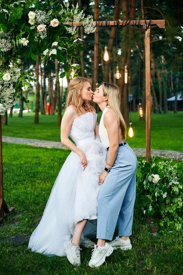 Married by Dawn | 2 Newth Pl, Surf Beach NSW 2536, Australia | Phone: 0437 219 500