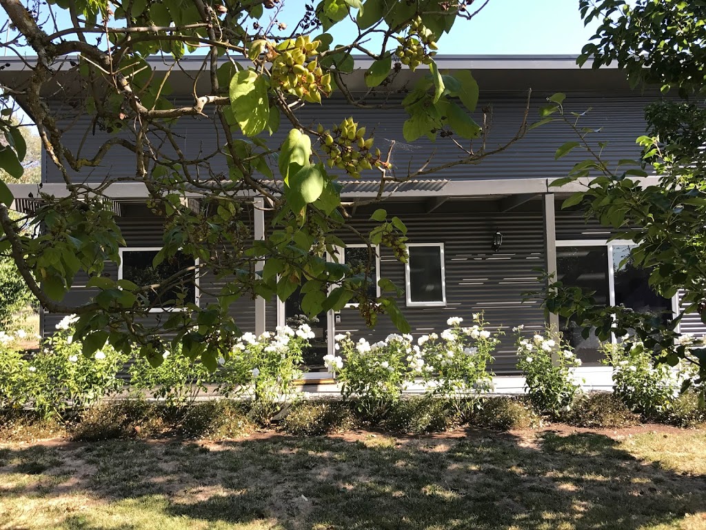 Silverburn Cottage | lodging | 88 Ballarat Rd, Hamilton VIC 3300, Australia | 0414406276 OR +61 414 406 276