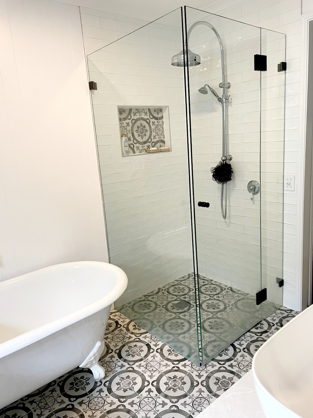 Triple A Tiling Services | 33 Geranium Cl, Glenmore Park NSW 2745, Australia | Phone: 0439 664 866
