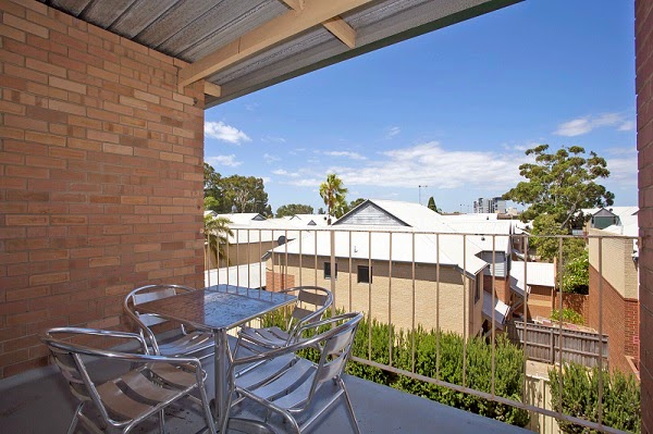 Burswood Lodge Motel Apartments | lodging | 1-3 Minora Pl, Rivervale WA 6103, Australia | 0894723411 OR +61 8 9472 3411